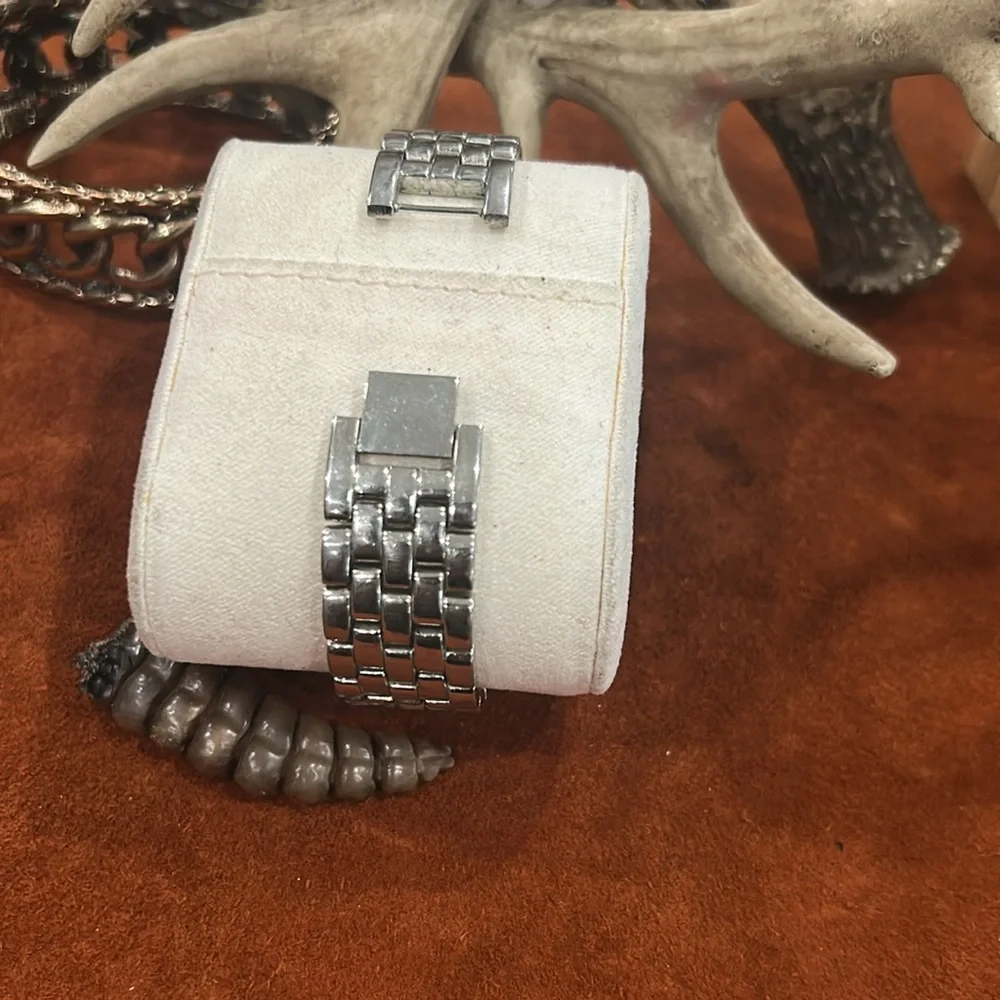 🔥 💎 Quartz Watch with a Pearlized Dial‎ and Rhinestone Bezel Rectangular Watch